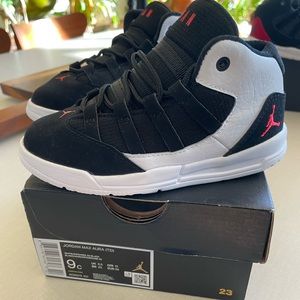 Nike Jordan Aura NWT 9